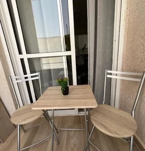 Apartment Eb By Zanis